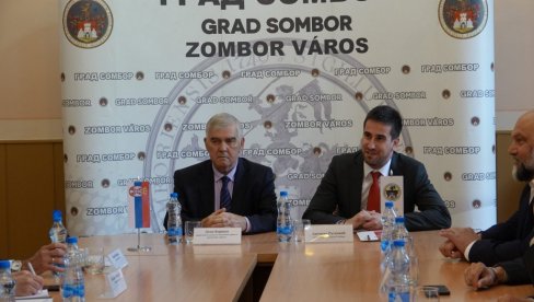 PRIMER DOBRE MULTIETNIČNOSTI: Ministar Demo Beriša u poseti Somboru
