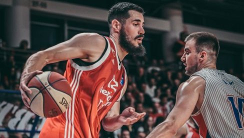 SAD JE SVE POZNATO: Otkriveno zašto Nikola Kalinić nije igrao drugo poluvreme meča Igokea - Zvezda SAD JE SVE POZNATO: Otkriveno zašto Nikola Kalinić nije igrao drugo poluvreme meča Igokea - Zvezda
