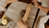 KOLIKO ČESTO KORISTITE PEK PAPIR? Potencijalno opasni po zdravlje, a ovo su alternative KOLIKO ČESTO KORISTITE PEK PAPIR? Potencijalno opasni po zdravlje, a ovo su alternative