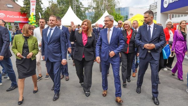ПОЧЕО 92. МЕЂУНАРОДНИ ПОЉОПРИВРЕДНИ САЈАМ У НОВОМ САДУ: Највећу смотру аграра у региону свечано отворио министар Драган Гламочић ПОЧЕО 92. МЕЂУНАРОДНИ ПОЉОПРИВРЕДНИ САЈАМ У НОВОМ САДУ: Највећу смотру аграра у региону свечано отворио министар Драган Гламочић