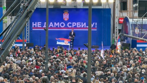 ВУЧИЋ О НАПАДУ НА ДОКТОРА ЈЕРКАНА: Те вечери су његова леђа постала срце сваке особе у Србији
