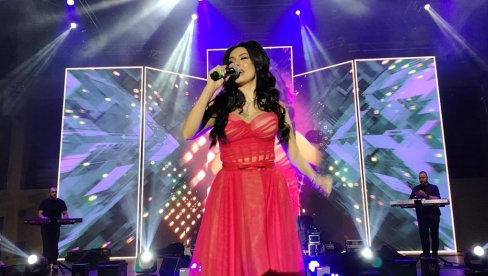 MOJ GRAD, MOJI LJUDI: Tanja Savić priredila muzički spektakl u rodnom Smederevu (FOTO) MOJ GRAD, MOJI LJUDI: Tanja Savić priredila muzički spektakl u rodnom Smederevu (FOTO)