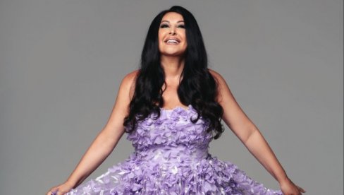 SVAKA PESMA IĆI ĆE NJOJ, JER SAM NJENA BAKA: Dragana Mirković o unuci Kseniji i drugoj najlepšoj životnoj ulozi (FOTO) SVAKA PESMA IĆI ĆE NJOJ, JER SAM NJENA BAKA: Dragana Mirković o unuci Kseniji i drugoj najlepšoj životnoj ulozi (FOTO)