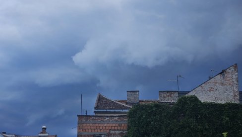 СТИЖЕ ПОТОП У СРБИЈУ: РХМЗ издао важно упозорење на невреме СТИЖЕ ПОТОП У СРБИЈУ: РХМЗ издао важно упозорење на невреме