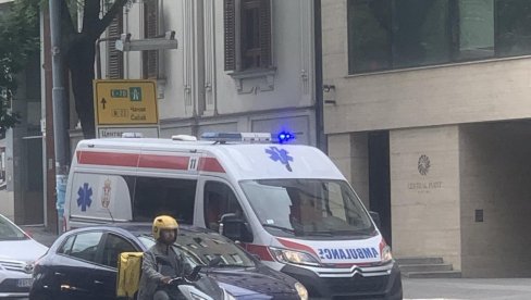 ИЗВАДИО ПАЈСЕР ИЗ КОЛА, ПА УДАРАО ЧОВЕКА У ГЛАВУ Хорор у Земуну, мушкарац клечи у локви крви, очевици у шоку