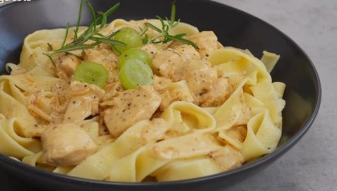 PRAVO FINO JELO: Pileći ragu u sosu od belog vina
