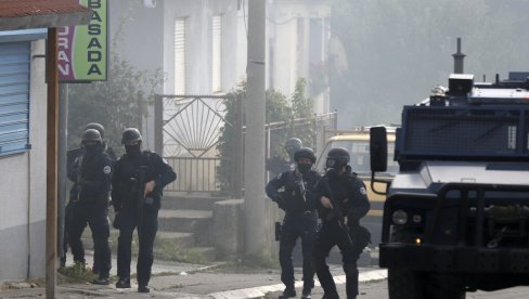 OSTALO DA OTMU ŠKOLE I BOLNICE: Hronika nasilja režima u Prištini nad Srbima na KiM - hapšenja, ukidanje dinara, upadi u institucije i svetinje