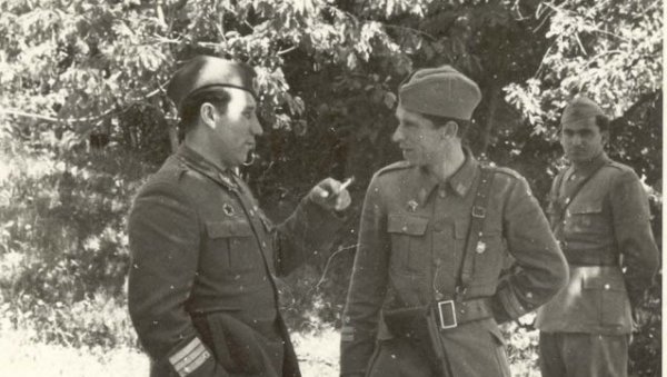 ПРИСЛУШКИВАЊА НИЈЕ БИЛО: На посоледњем разговору, у присуству генрала Гошњака, Тито је рекао Још ћемо ми заједно радити! ПРИСЛУШКИВАЊА НИЈЕ БИЛО: На посоледњем разговору, у присуству генрала Гошњака, Тито је рекао Још ћемо ми заједно радити!