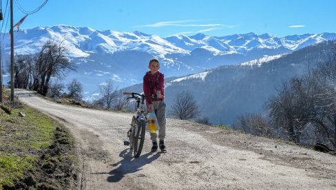 GDE ŠARA LJUBI NEBO „Novosti“ u Sušiću – Najvišem srpskom selu na Šar planini (FOTO) GDE ŠARA LJUBI NEBO „Novosti“ u Sušiću – Najvišem srpskom selu na Šar planini (FOTO)