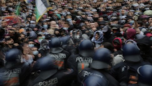 TURCI IZAZVALI HAOS U NEMAČKOJ: Desetine povređenih policajaca (VIDEO) TURCI IZAZVALI HAOS U NEMAČKOJ: Desetine povređenih policajaca (VIDEO)