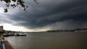 НЕВРЕМЕ СТИЖЕ РАНИЈЕ НЕГО ШТО ЈЕ ОЧЕКИВАНО: Интензивна олуја вечерас ће се сручити на ове делове Србије