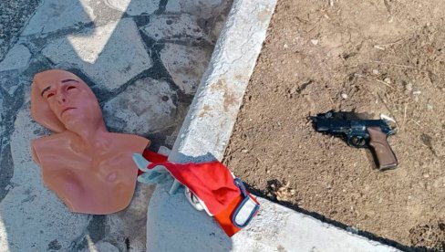 ПАЛИ СЕРИЈСКИ РАЗБОЈНИЦИ: У пљачку са силконском маском, пиштољем и на мотору ПАЛИ СЕРИЈСКИ РАЗБОЈНИЦИ: У пљачку са силконском маском, пиштољем и на мотору