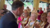 МАЛИ ПОДЕЛИО СНИМАК ДРУЖЕЊА СА НАЈСТАРИЈИМ ГРАЂАНИМА КОСЈЕРИЋА: Доста тога је урађено, али морамо да радимо још више (ВИДЕО)