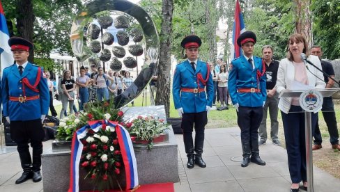 И СПОМЕНИК ЗА ДЕЦОМ ПЛАЧЕ: Обележена 33. годишњица смрти 12 тек рођених беба у Бањалуци, којима није могао да се допреми кисеоник