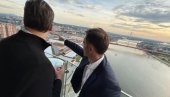 МИНИСТАР МАЛИ СА ПРЕДСЕДНИКОМ ВУЧИЋЕМ СА КУЛЕ БЕОГРАД: Синоћ смо гледали шта смо све то добро урадили - Не дамо Србију! (ФОТО)