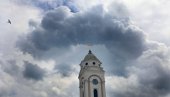 ОВАКО ЋЕ СЕ КРЕТАТИ НЕВРЕМЕ Олујни облаци стижу у Србију: Пљусак, град и олујни ветар прво долазе у ове крајеве (ВИДЕО)