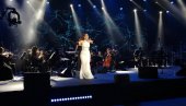 ДВЕ ДЕЦЕНИЈЕ СА ВАМА: Јелена Томашевић музиком и песмом обележила јубилеј своје каријере (ФОТО)