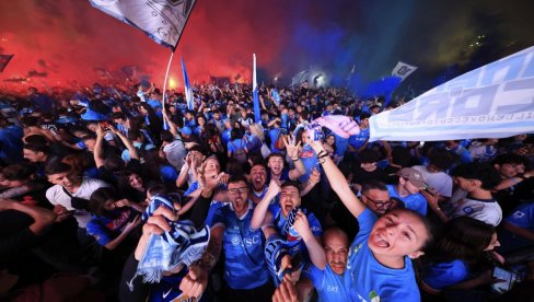 ŽENA GA IZBOLA ZBOG VAR-a! Nezapamćen incident tokom utakmice Napolija i Atalante