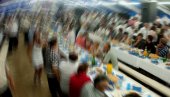 SRBIJA TO NE PAMTI: Dao mladencima 500€, tražio kusur od 300 - a onda je usledio još veći ŠOK