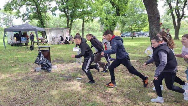 ОКО 200 ЂАКА НА ПЛАНИНАРСКОЈ ОРИЈЕНТАЦИЈИ: Планинари „Кинђе“ едуковали основце из шест школа (ФОТО)