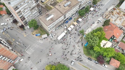 TOTALNI FIJASKO BLOKADERA: Zbog ove nekolicine ispašta čitav grad  (FOTO)