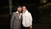 PIJACA LUDAKA: Boban Rajović sa sinom i koleginicom Suzanom Tot na istom mestu (FOTO) PIJACA LUDAKA: Boban Rajović sa sinom i koleginicom Suzanom Tot na istom mestu (FOTO)