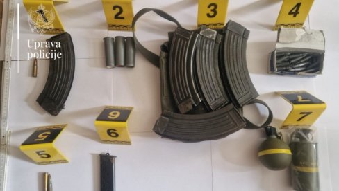 ПРЕТРЕС У БИЈЕЛОМ ПОЉУ: Пронађене бомбе, муниција, оквири ПРЕТРЕС У БИЈЕЛОМ ПОЉУ: Пронађене бомбе, муниција, оквири