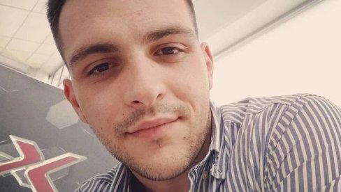 УМЕСТО ДА ГА ЖЕНЕ, ДАНАС ГА САХРАНИЛИ: Тужан испраћај младића који се утопио на Лефкади (ВИДЕО) УМЕСТО ДА ГА ЖЕНЕ, ДАНАС ГА САХРАНИЛИ: Тужан испраћај младића који се утопио на Лефкади (ВИДЕО)