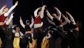 TURNEJA KOLA: Naš nacionalni ansambl obilazi Kolodromom Istočnu Srbiju TURNEJA KOLA: Naš nacionalni ansambl obilazi Kolodromom Istočnu Srbiju
