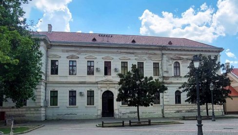 TRAŽE BESPLATNE UDŽBENIKE ZA SVE: Roditelji đaka OŠ „Vuk Karadžić“ iz Vršca predali peticiju sa preko 400 potpisa TRAŽE BESPLATNE UDŽBENIKE ZA SVE: Roditelji đaka OŠ „Vuk Karadžić“ iz Vršca predali peticiju sa preko 400 potpisa
