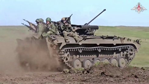 RAT U UKRAJINI Vazdušni dvoboj - dronova; Ruski napad na Sumi i DNR; Merc - Pomoć Ukrajini za proizvodnju oružja dugog dometa (MAPA/VIDEO) RAT U UKRAJINI Vazdušni dvoboj - dronova; Ruski napad na Sumi i DNR; Merc - Pomoć Ukrajini za proizvodnju oružja dugog dometa (MAPA/VIDEO)