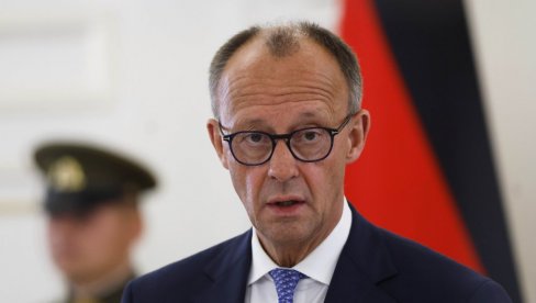 ZELENSKI STIŽE U BERLIN, ALI SVI GLEDAJU U MERCA: Nemački kancelar na udaru žestokih kritika, napadaju ga i njegovi ljudi! ZELENSKI STIŽE U BERLIN, ALI SVI GLEDAJU U MERCA: Nemački kancelar na udaru žestokih kritika, napadaju ga i njegovi ljudi!