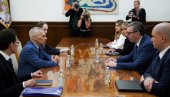 VUČIĆ SA RUSKIM AMBASADOROM: Ovo su bile teme razgovora, oglasio se srpski predsednik (FOTO) VUČIĆ SA RUSKIM AMBASADOROM: Ovo su bile teme razgovora, oglasio se srpski predsednik (FOTO)
