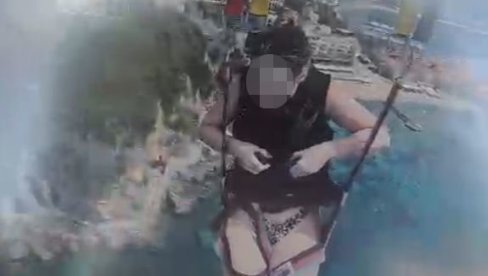 УЗНЕМИРУЈУЋЕ Камера забележила хорор у Будви: Девојка (19) одвезала појас и пала са више од 50 метара висине УЗНЕМИРУЈУЋЕ Камера забележила хорор у Будви: Девојка (19) одвезала појас и пала са више од 50 метара висине