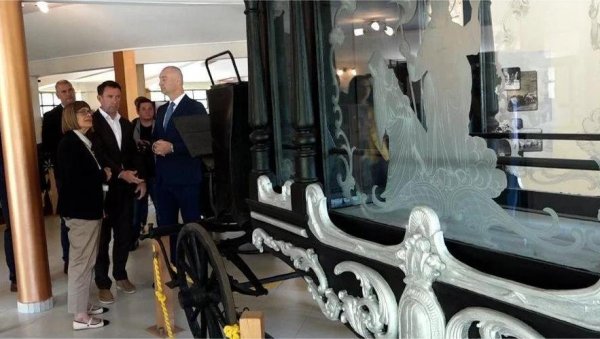 МУЗЕЈ И ЕДУКАТИВНИ ЦЕНТАР УЗ ПОМОЋ ПОКРАЈИНЕ: Покрајинска влада подржава Ергелу Келебија МУЗЕЈ И ЕДУКАТИВНИ ЦЕНТАР УЗ ПОМОЋ ПОКРАЈИНЕ: Покрајинска влада подржава Ергелу Келебија