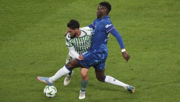 АТОМСКИ НАПАД ИЛИ ГРАНИТНА ОДБРАНА: Бетис на крилима навијача долази до три бода?