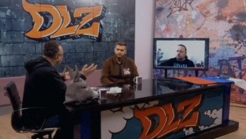 ФАШИСТИЧКИ ГОВОР И БРУТАЛНО ВРЕЂАЊЕ ВУЧИЋА: Послушајте како се Шолаковци и син блокадерке одричу и Косова (ВИДЕО) ФАШИСТИЧКИ ГОВОР И БРУТАЛНО ВРЕЂАЊЕ ВУЧИЋА: Послушајте како се Шолаковци и син блокадерке одричу и Косова (ВИДЕО)