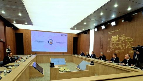 ВУЛИН НА МОСКОВСКОМ БЕЗБЕДНОСНОМ ФОРУМУ: Састао се са Волфовичем и Шојгуом ВУЛИН НА МОСКОВСКОМ БЕЗБЕДНОСНОМ ФОРУМУ: Састао се са Волфовичем и Шојгуом