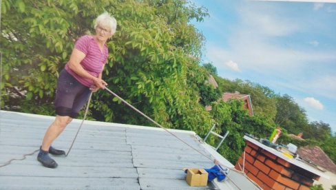 POKRILI SMO SVAKU DRUGU KUĆU U LEVČU: Bračni par Pavlović iz  Siljevice kod Rekovca jedini školovani limari u ovom kraju(FOTO)