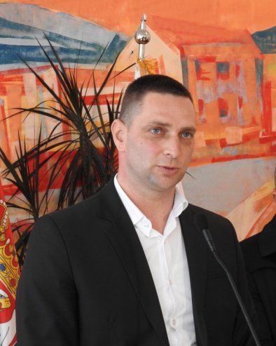 НАПАДНУТИ ПРЕДСЕДНИК ОПШТИНЕ КОСЈЕРИЋ И ЊЕГОВ СИН: Огласио се МУП о страшном инциденту