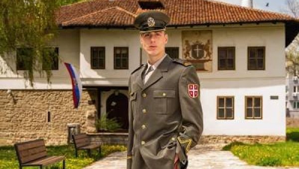 СПОРНО ВЕШТАЧЕЊЕ ПО ПОЗИВУ: На суђењу за саобраћајку, у којој је страдао кадет ВА Никола Грујић, прегледан снимак несреће СПОРНО ВЕШТАЧЕЊЕ ПО ПОЗИВУ: На суђењу за саобраћајку, у којој је страдао кадет ВА Никола Грујић, прегледан снимак несреће