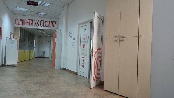 СЛИКА И ПРИЛИКА ФОН-А ДАНАС! Погледајте какав су свињац оставили блокадери (ФОТО) СЛИКА И ПРИЛИКА ФОН-А ДАНАС! Погледајте какав су свињац оставили блокадери (ФОТО)