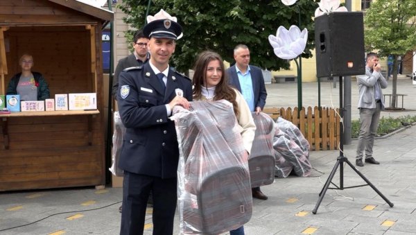 АУТО СЕДИШТА ЗА БЕБЕ: Традиционална акциј ау Зрењанину АУТО СЕДИШТА ЗА БЕБЕ: Традиционална акциј ау Зрењанину