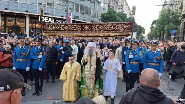 СПАСОВДАНСКА ЛИТИЈА У БЕОГРАДУ: На челу патријарх и рука Светог Саве (ФОТО/ВИДЕО) СПАСОВДАНСКА ЛИТИЈА У БЕОГРАДУ: На челу патријарх и рука Светог Саве (ФОТО/ВИДЕО)