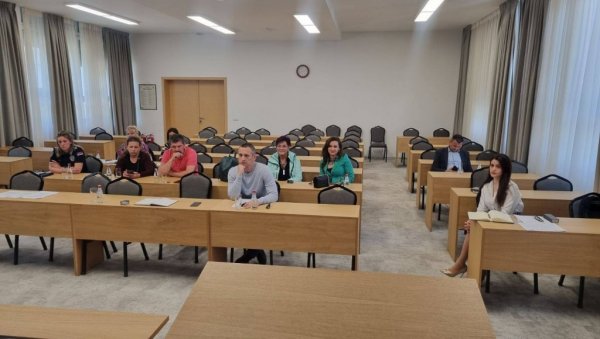 ИНКЛУЗИЈА ДРУШТВЕНА ОДГОВОРНОСТ: Састанк Координационог тела за социјално укључивање Рома ИНКЛУЗИЈА ДРУШТВЕНА ОДГОВОРНОСТ: Састанк Координационог тела за социјално укључивање Рома