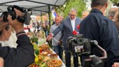 VUČIĆ U GRLJANU: LJudi hoće da reše pitanje kanalizacije i da urede atarske puteve (FOTO/VIDEO)