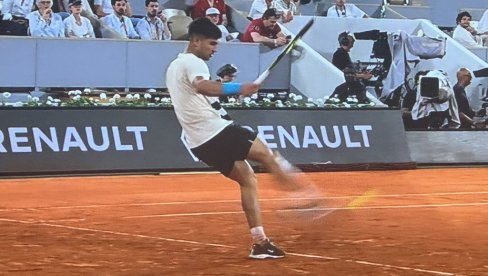 DŽUMHUR NA KORAK OD PODVIGA: Fantastičan meč na Šatrijeu između Damira i Alkaraza DŽUMHUR NA KORAK OD PODVIGA: Fantastičan meč na Šatrijeu između Damira i Alkaraza