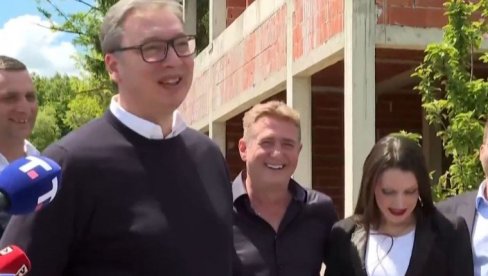 VUČIĆ U KOSJERIĆU: Predsednik u poseti domaćinstvu Rstića - Ovo mi uliva ogromnu nadu, ovi ljudi veruju u sebe (FOTO/VIDEO) VUČIĆ U KOSJERIĆU: Predsednik u poseti domaćinstvu Rstića - Ovo mi uliva ogromnu nadu, ovi ljudi veruju u sebe (FOTO/VIDEO)