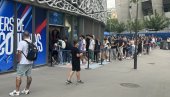 CRVENO-PLAVA GROZNICA: Kako se Pariz sprema za večerašnje finale