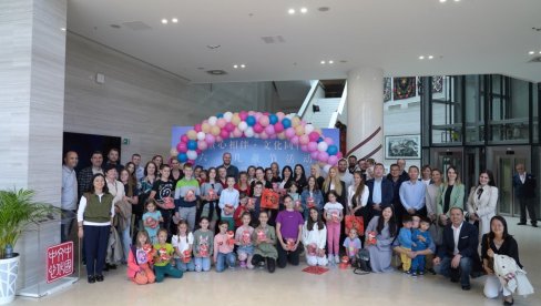 „U DRUŠTVU DECE, KROZ SVET KULTURE“: Proslava Međunarodnog dana dece u Kineskom kulturnom centru u Beogradu (FOTO)